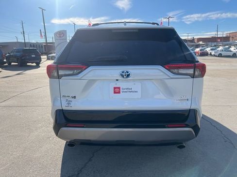 Used 2023 Toyota RAV4 SE image 6