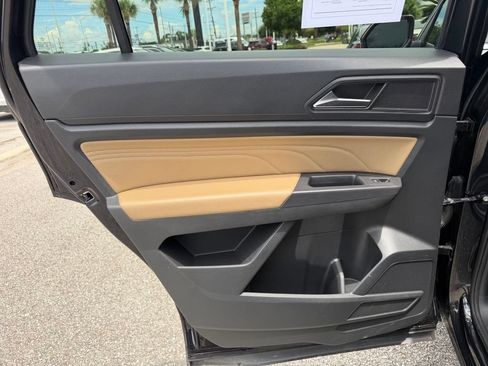 Used 2021 Volkswagen Atlas Cross Sport SEL w/ Cross Sport MDO Package AWD/4WD image 12