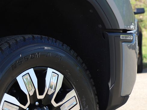 Used 2025 GMC Sierra 3500 Denali w/ Denali Reserve Package AWD/4WD image 34