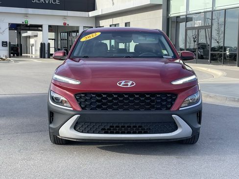Used 2022 Hyundai Kona SE image 2