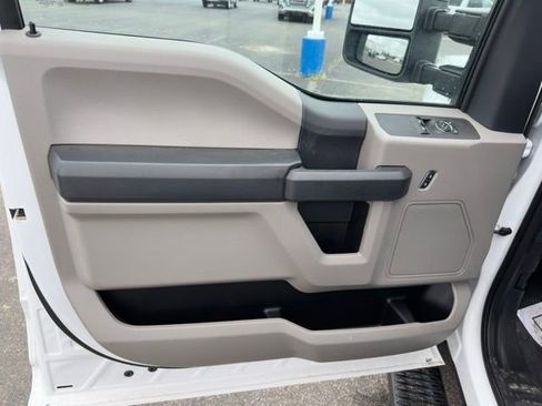 Used 2022 Ford F350 XL w/ Power Equipment Group image 17