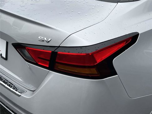 Certified 2021 Nissan Altima 2.5 SV w/ SV Premium Package image 15
