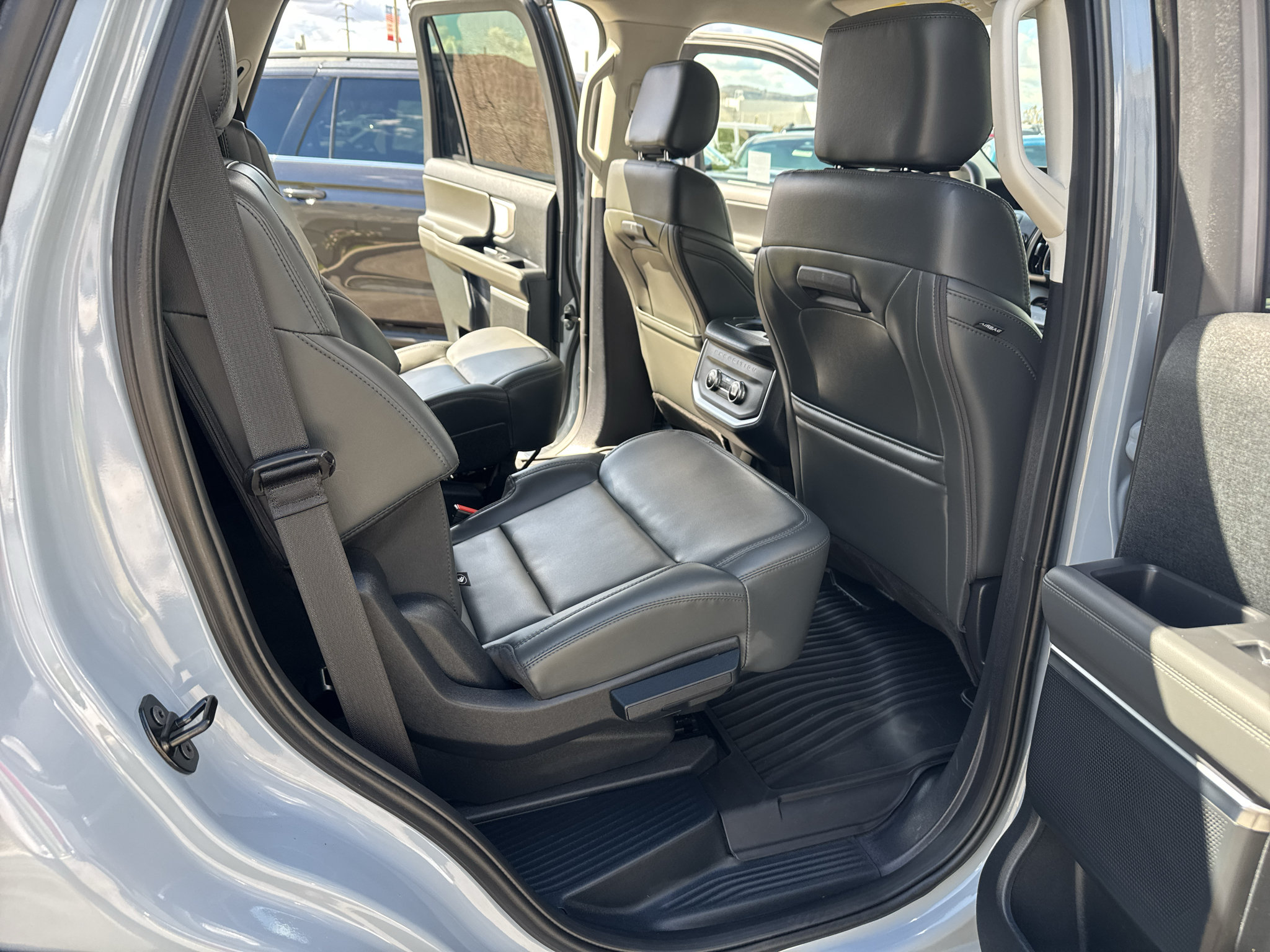 Used 2026 Ford Expedition Active AWD/4WD image 21