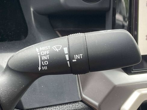 Used 2025 Toyota Tacoma TRD Off-Road AWD/4WD image 25