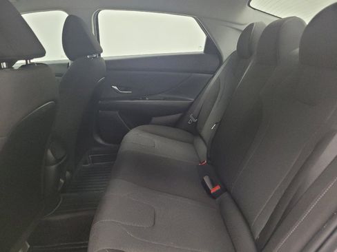 Used 2025 Hyundai Elantra SE FWD image 18