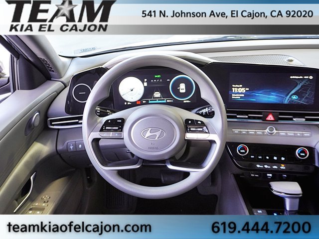 Used 2024 Hyundai Elantra SEL FWD image 19
