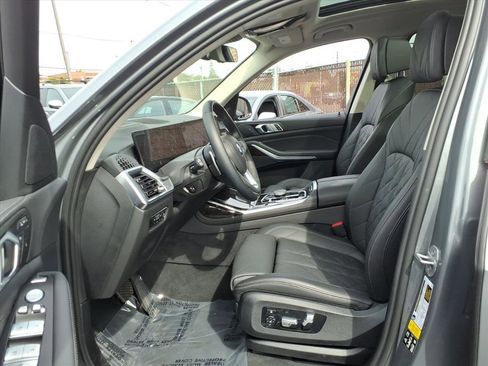 Used 2023 BMW X7 xDrive40i w/ Parking Assistance Package image 26