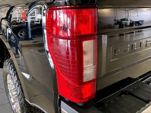 Used 2022 Ford F250 Lariat w/ Lariat Ultimate Package AWD/4WD image 25