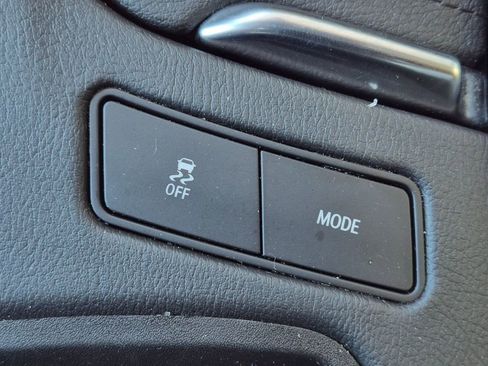 Used 2025 Cadillac XT6 Premium Luxury FWD image 32