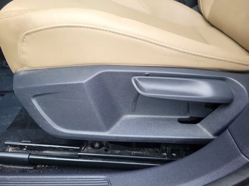 Used 2020 Volkswagen Jetta SE w/ SE Cold Weather Package FWD image 20