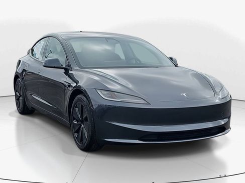 Used 2024 Tesla Model 3 Standard Range image 2