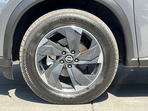 Used 2025 Nissan Rogue SV image 35