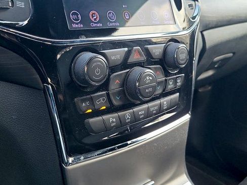 Used 2021 Jeep Grand Cherokee Laredo X RWD image 27