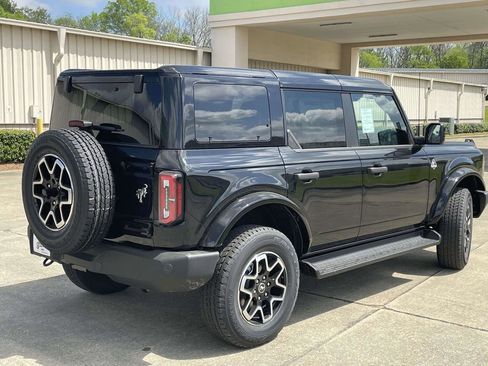 New 2026 Ford Bronco Outer Banks AWD/4WD image 3