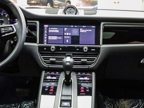 Used 2022 Porsche Macan S image 17