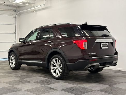 Used 2023 Ford Explorer Platinum w/ Technology Package image 6