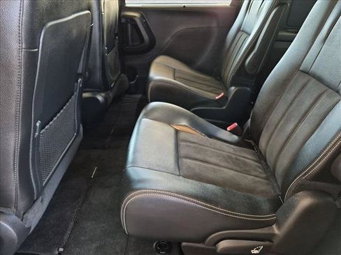 Used 2019 Dodge Grand Caravan SXT w/ Driver Convenience Group FWD image 18