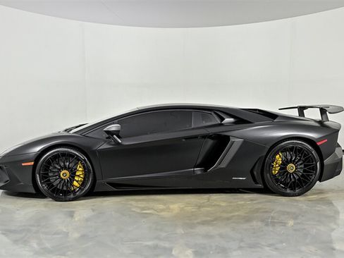 Used 2017 Lamborghini Aventador LP 750-4 Superveloce AWD/4WD image 6