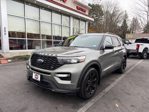 Used 2020 Ford Explorer ST w/ ST Street Pack image 2