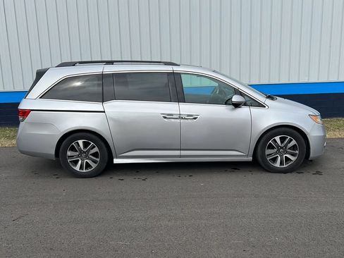 Used 2015 Honda Odyssey Touring image 4