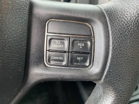 Used 2013 RAM 2500 Tradesman w/ Chrome Appearance Group image 27