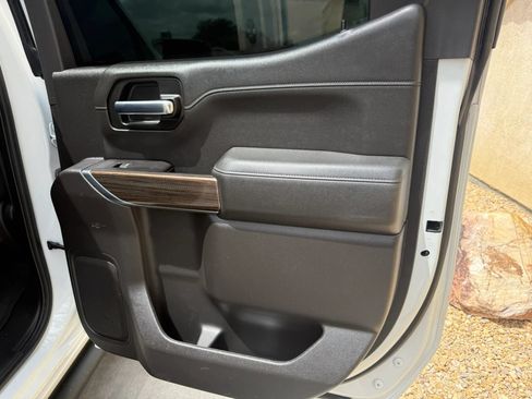 Used 2020 Chevrolet Silverado 1500 RST AWD/4WD image 12
