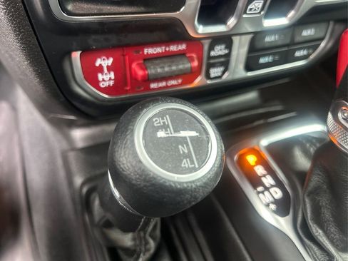 Used 2024 Jeep Wrangler Rubicon w/ XTREMEE 35" Tire Package image 26