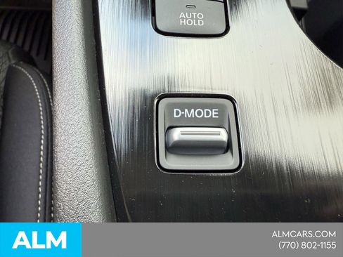 Used 2025 Nissan Rogue SV FWD image 15
