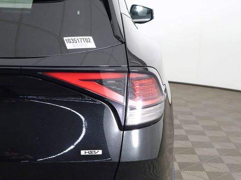 Used 2023 Kia Sportage EX AWD/4WD image 16