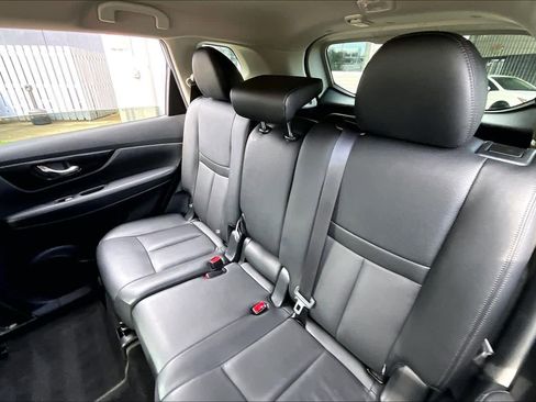 Used 2020 Nissan Rogue SL image 18