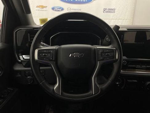 Used 2023 Chevrolet Silverado 1500 RST w/ Z71 Off-Road Package AWD/4WD image 13