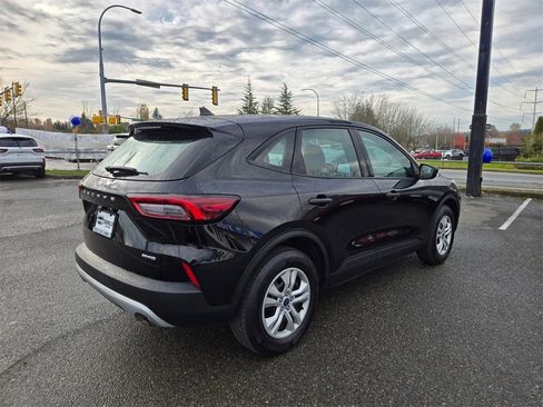 Used 2023 Ford Escape AWD image 5