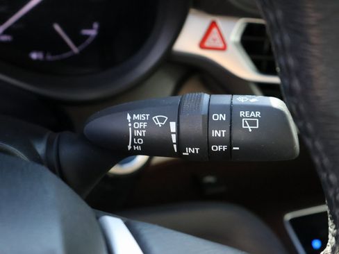 Used 2024 Toyota Sienna XLE image 40