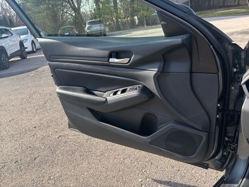 Used 2025 Nissan Altima 2.5 SV image 20