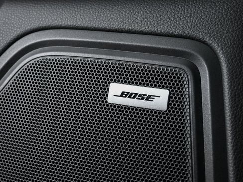 New 2026 Porsche Macan image 7