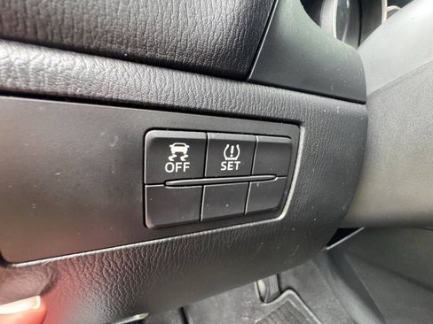Used 2014 MAZDA MAZDA3 i Sport FWD image 24