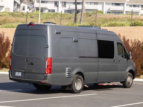 Used 2021 Mercedes-Benz Sprinter 4500 w/ Parking Package image 17