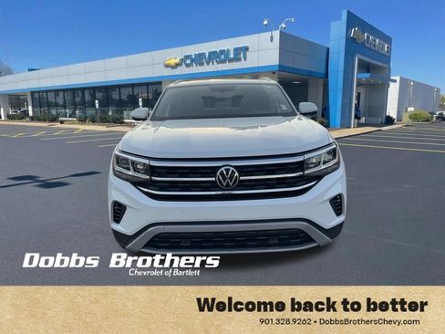 Used 2023 Volkswagen Atlas Cross Sport SE w/ Black Wheel Package FWD image 2