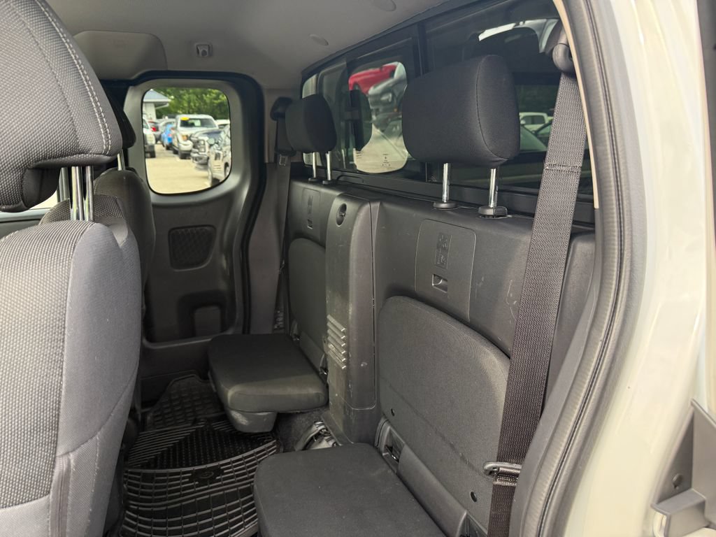Used 2023 Nissan Frontier SV w/ SV Convenience Package AWD/4WD image 23