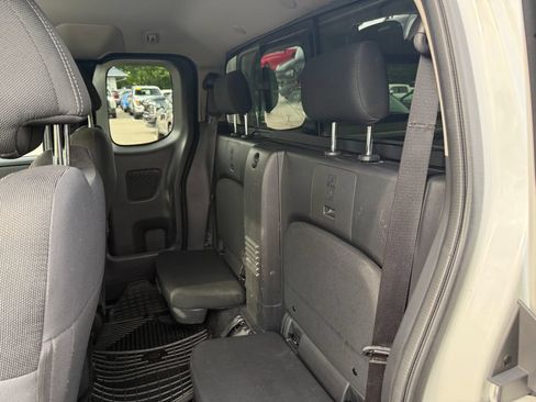 Used 2023 Nissan Frontier SV w/ SV Convenience Package AWD/4WD image 23