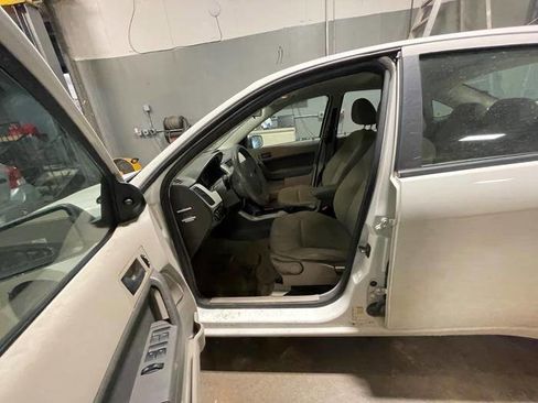 Used 2009 Ford Focus SE image 19