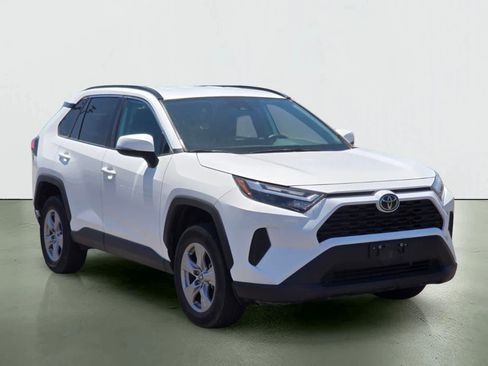 Used 2025 Toyota RAV4 XLE AWD/4WD image 8