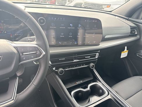 New 2026 Chevrolet Traverse LT w/ Driver Confidence Package image 15