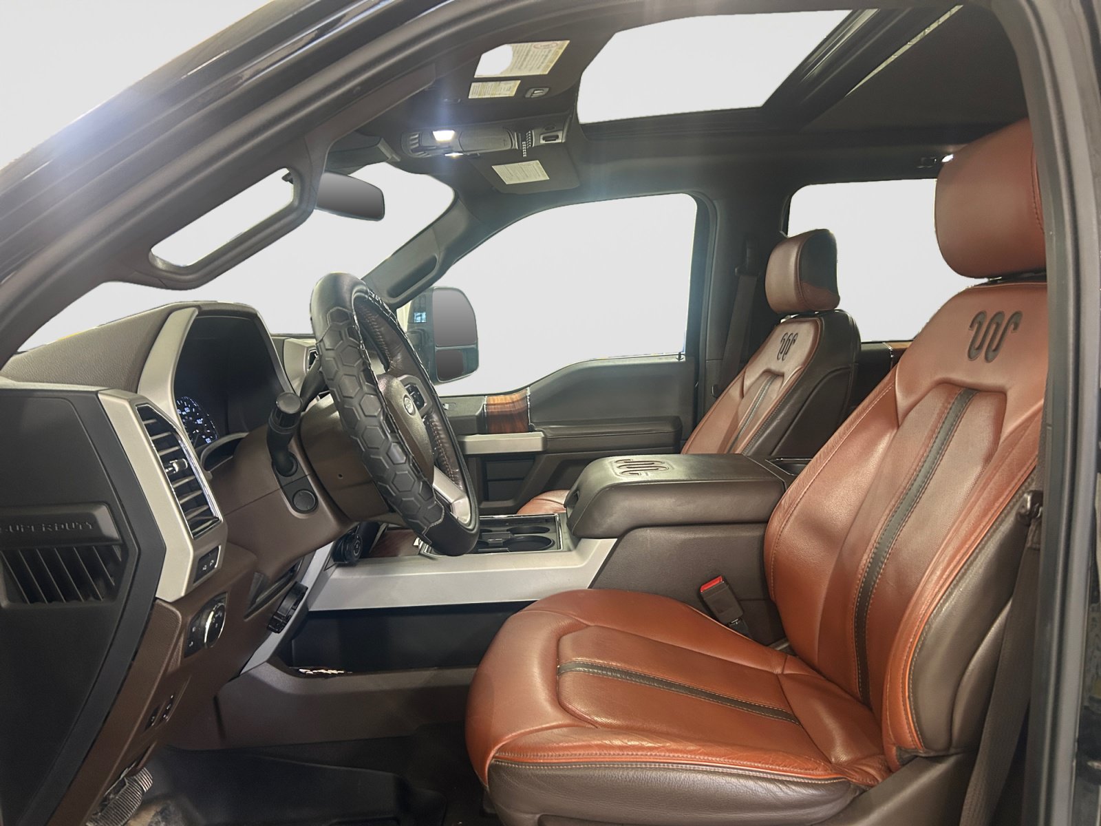 Used 2021 Ford F350 King Ranch w/ King Ranch Ultimate Package AWD/4WD image 11