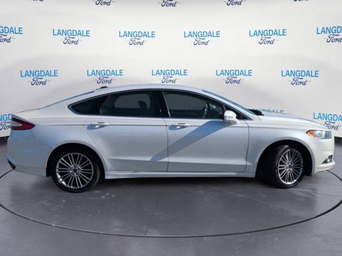 Used 2015 Ford Fusion SE w/ Equipment Group 202A image 3
