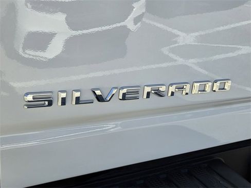 Used 2025 Chevrolet Silverado 2500 LT w/ Convenience Package image 19