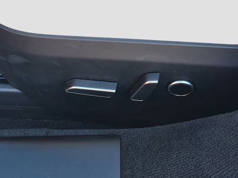 Used 2024 Tesla Model S image 23