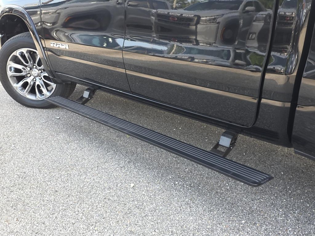 Used 2022 RAM 1500 Laramie w/ Laramie Southwest Edition AWD/4WD image 32