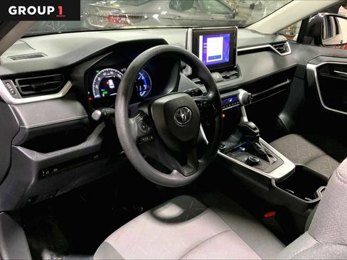 Certified 2024 Toyota RAV4 XLE w/ Convenience Package image 18