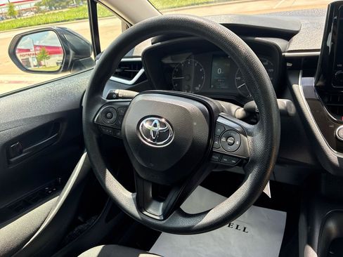 Used 2025 Toyota Corolla LE FWD image 35